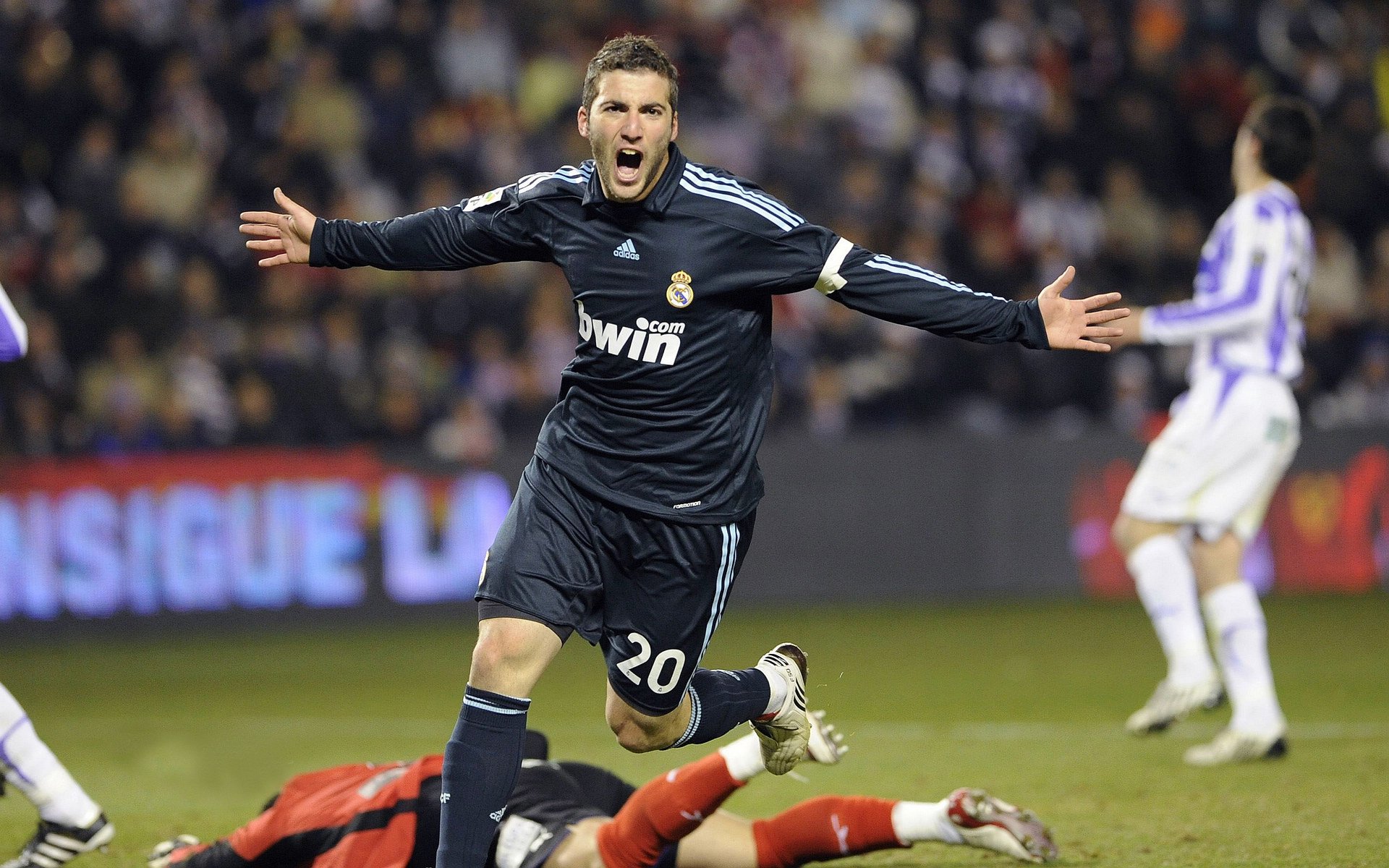 三届DPOY沦落到亚洲联赛,只为圆一个梦?,dpoy历届